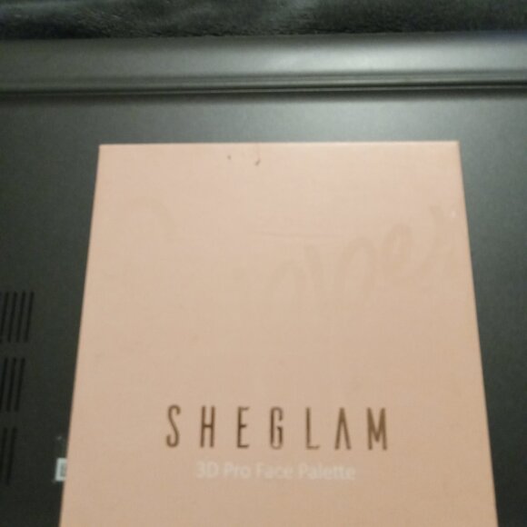 Brand new She glam face Palette - Picture 2 of 2